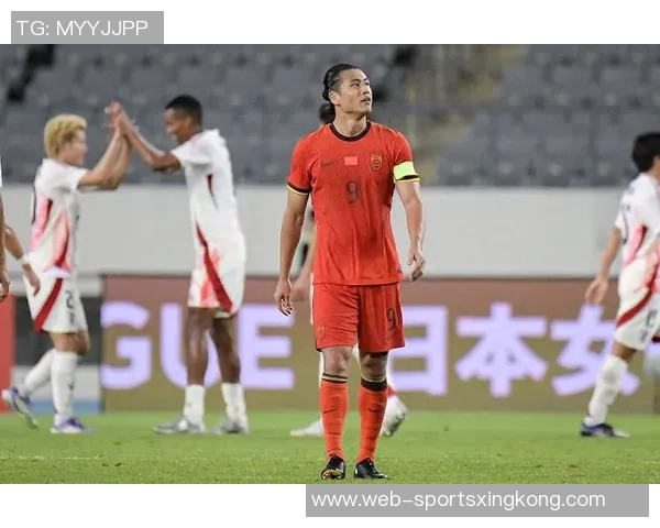 张玉宁呼吁理性对待球员表现球迷情绪发泄应有度